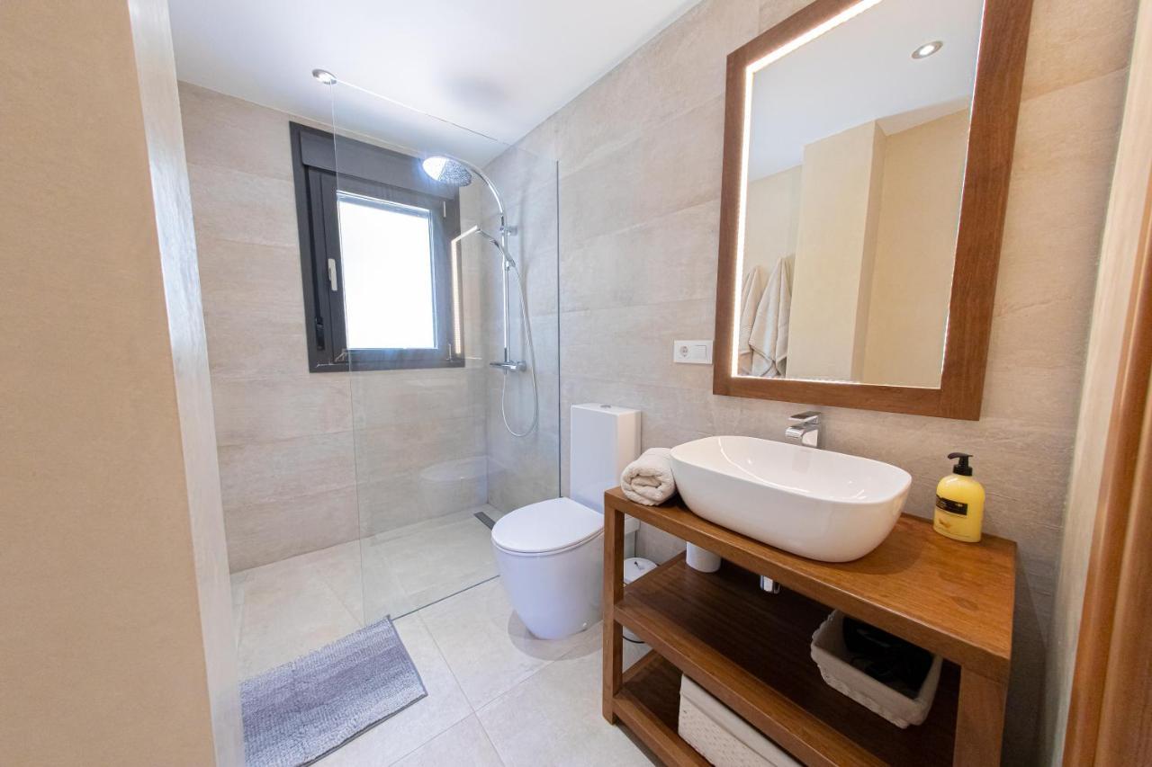 Charming Townhouse/5bedrs/front Beach/private Pool Marbella