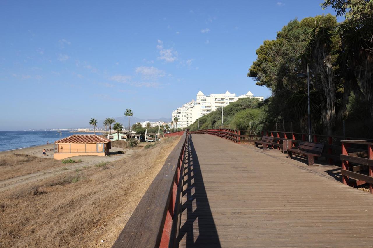 Lujo En Banana Primera Linea De Playa Apartment Marbella