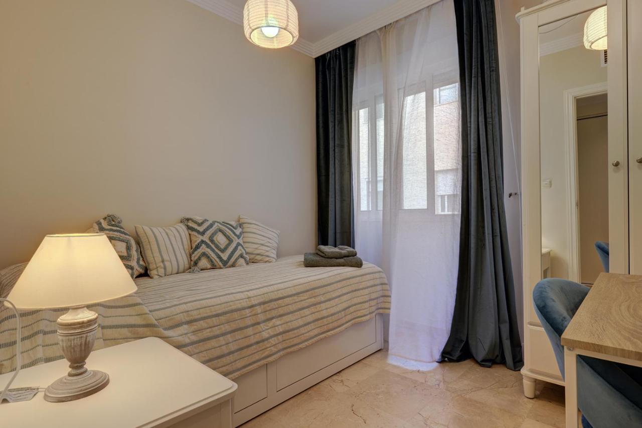 Lujo En Banana Primera Linea De Playa Apartment Marbella