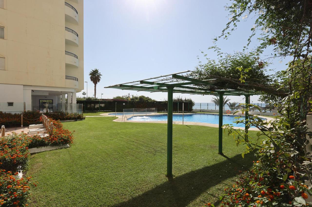 Apartment Lujo En Banana Primera Linea De Playa Marbella