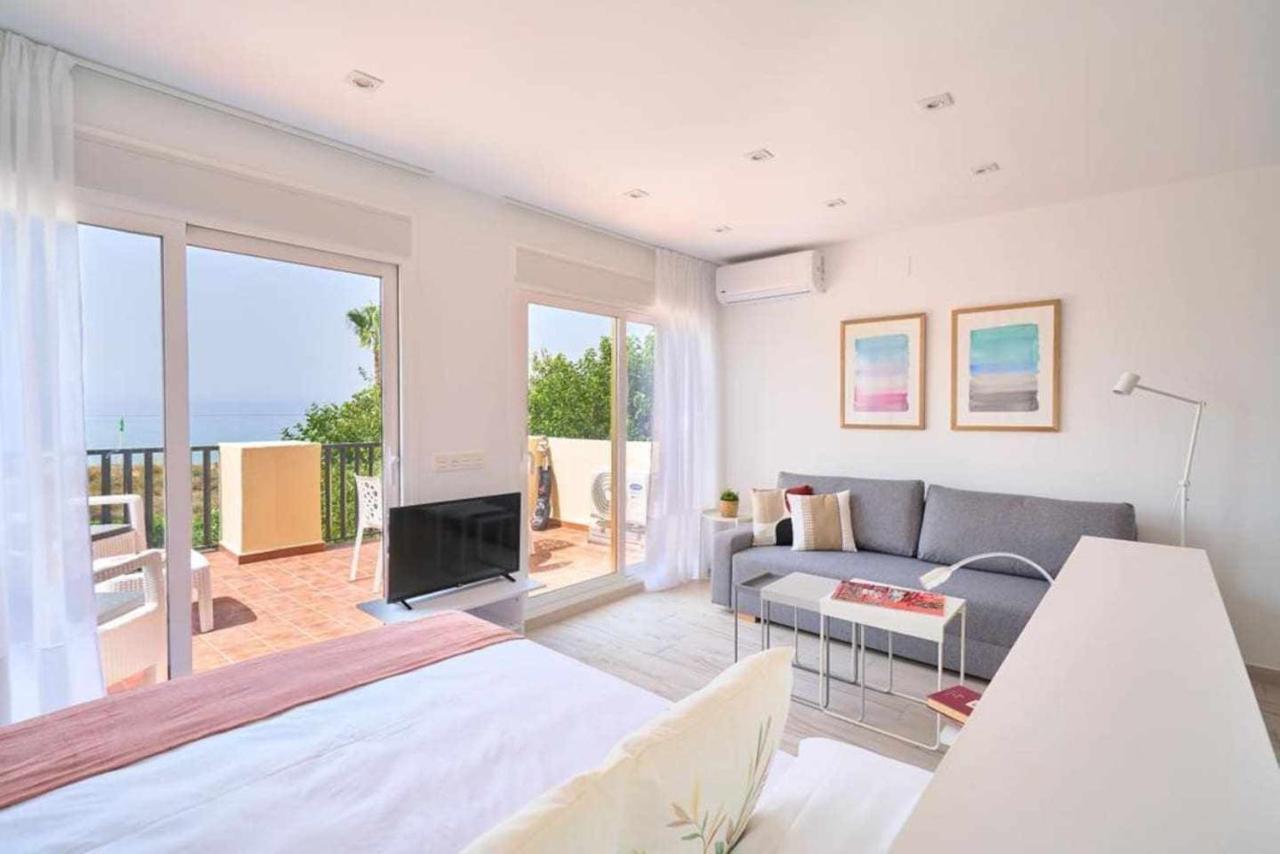 Lovely Golondrinas - 1ª Linea De Playa - Urb Privada * Marbella