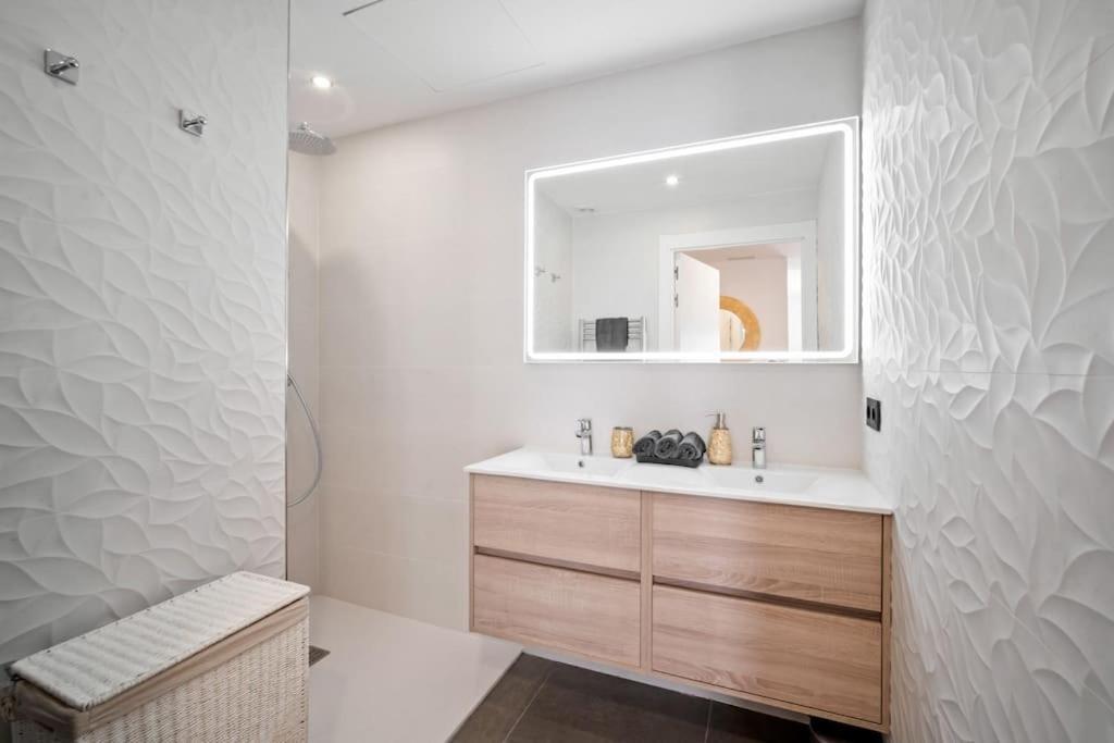 Apartment Puerto Banus Luxurious In The Heart Of The Port