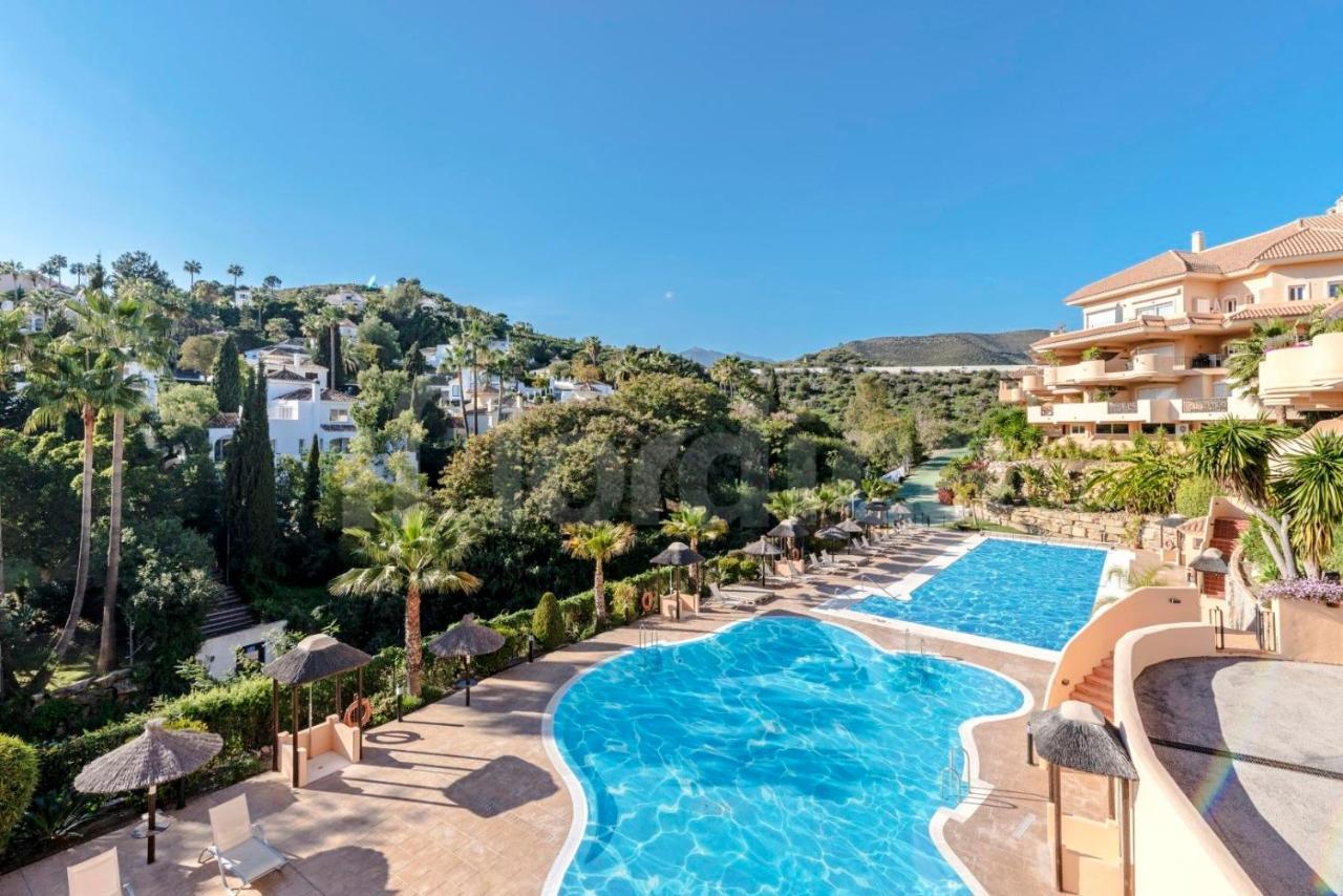 Luxury 2 Bedroom Apartment, Close To The Sea And The Golf Course, Aloha Hills Club Appartement
