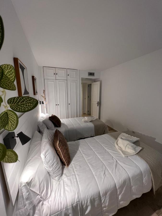 Apartment Impeccable Large With Immense Terrace And Private Garden Overlooking The Mountain, Featuring 2 Bedrooms And Sleeping Up To 4 Guests Located 100 Meters From Plaza Maestranza