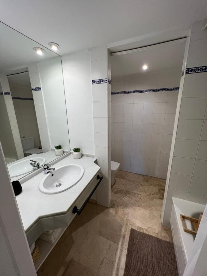 Impeccable Large With Immense Terrace And Private Garden Overlooking The Mountain, Featuring 2 Bedrooms And Sleeping Up To 4 Guests Located 100 Meters From Plaza Maestranza Apartment
