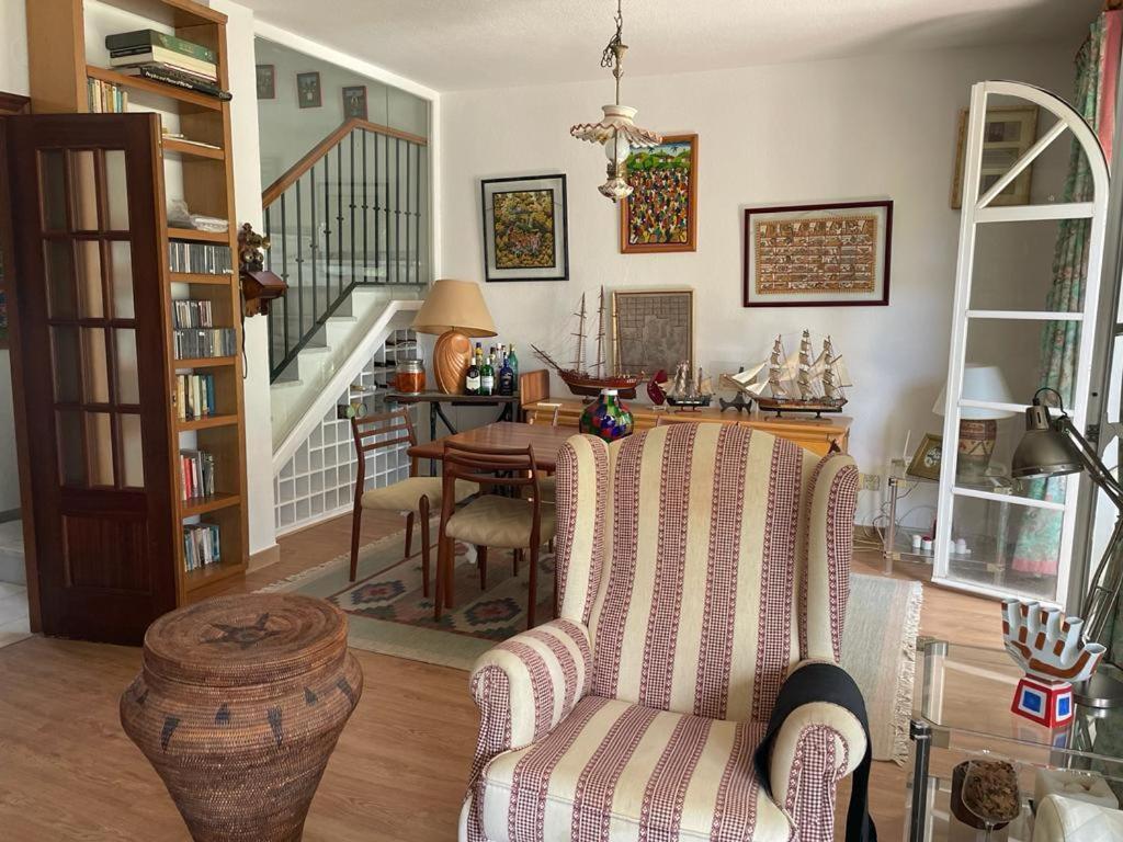 Holiday home Spacious House With Private Pool Next To Golf Club *