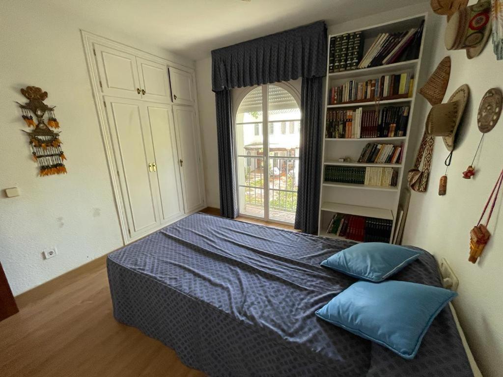 Spacious House With Private Pool Next To Golf Club *