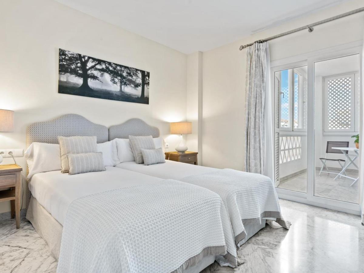 Dos En 2 Linea De Playa Ref G07 Appartement Marbella