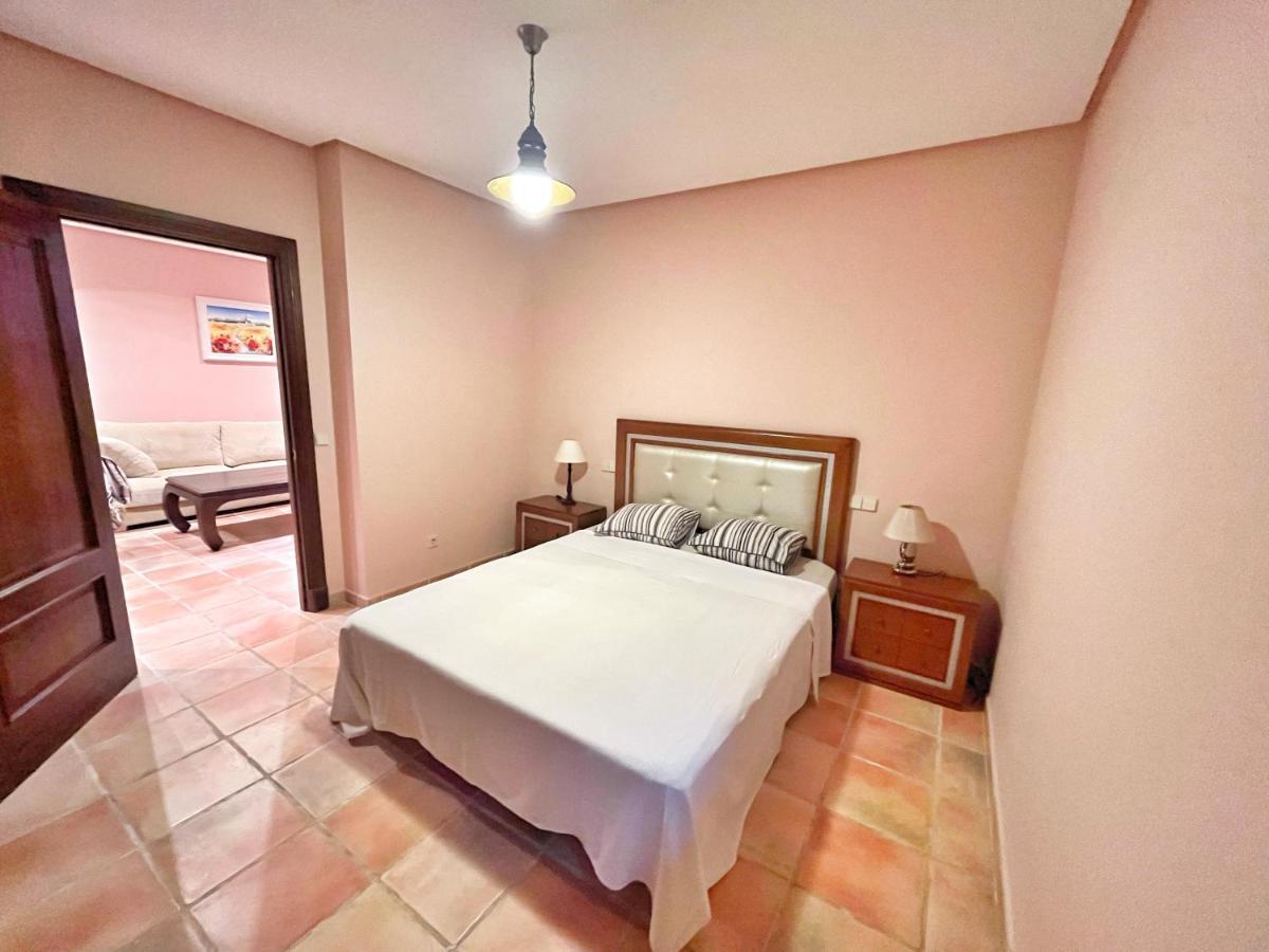 Golden Mile Villa *