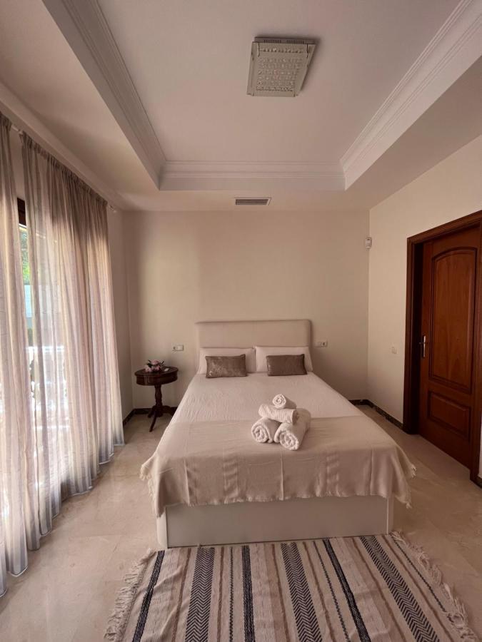 Imperial - Chalet Independiente En *