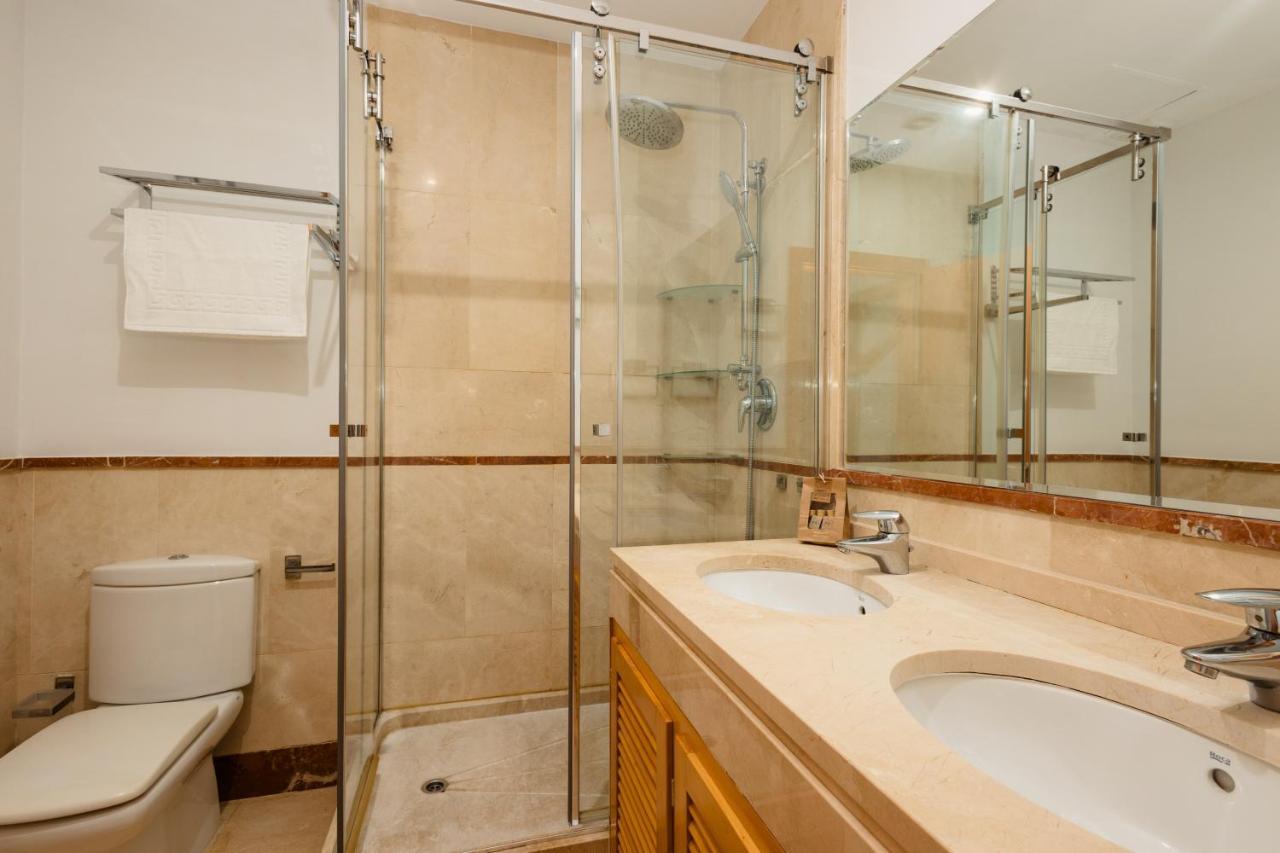 With 3 Bedrooms, Terrace, Indoor Pool And Sauna At 100 M From The In Puerto Banus Marbella