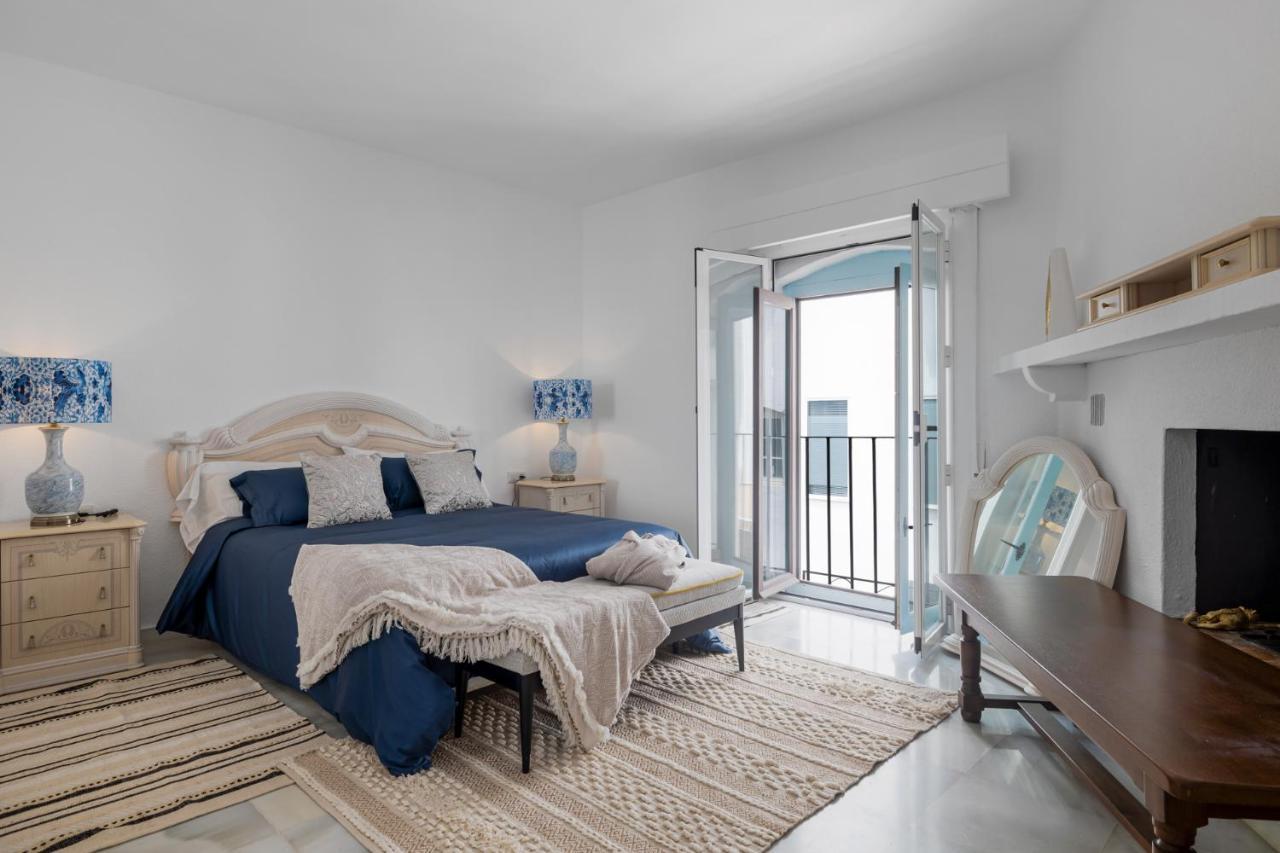 Luxurious Frontline Penthouse In Puerto Banus Marbella