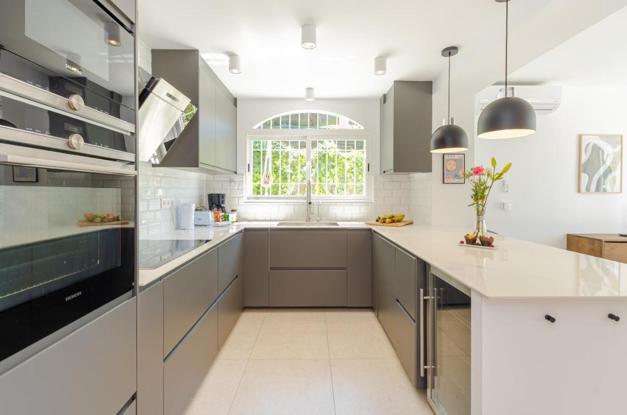 Modern With Heated Pool & Bbq Next To The Marbella
