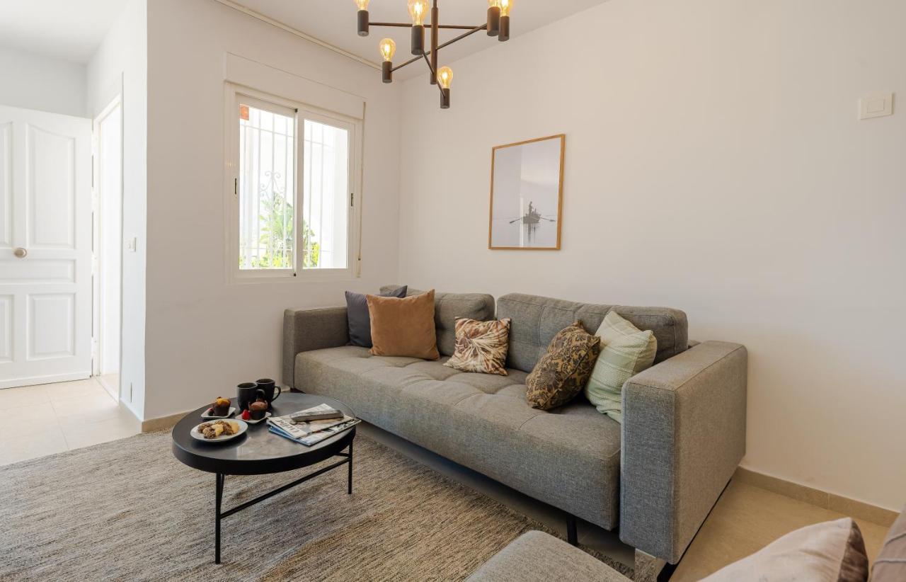Villa Modern With Heated Pool & Bbq Next To The