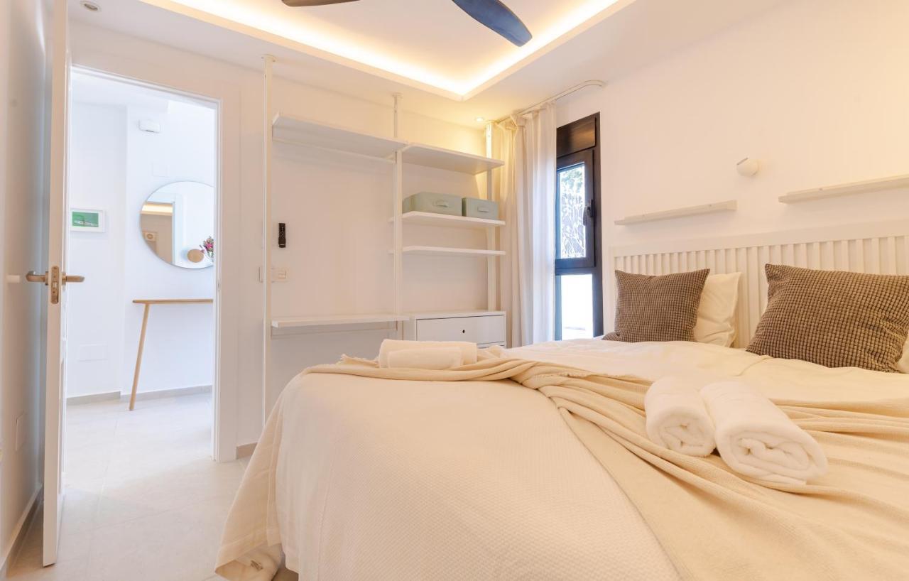 Villa Modern With Heated Pool & Bbq Next To The
