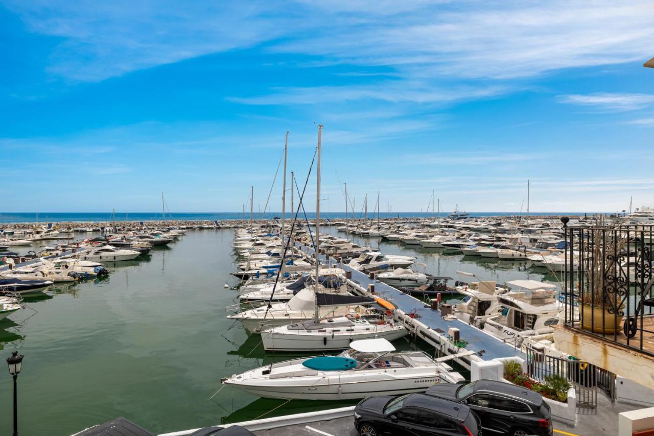 Luxurious Frontline Penthouse In Puerto Banus * Marbella