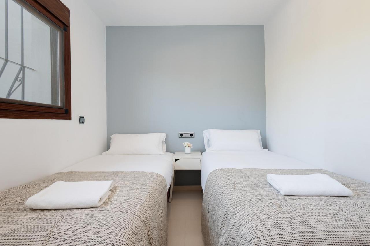 Apartment Vacation Home In The Best Location, With Terrace, Pool And Bbq, In Marbella Center