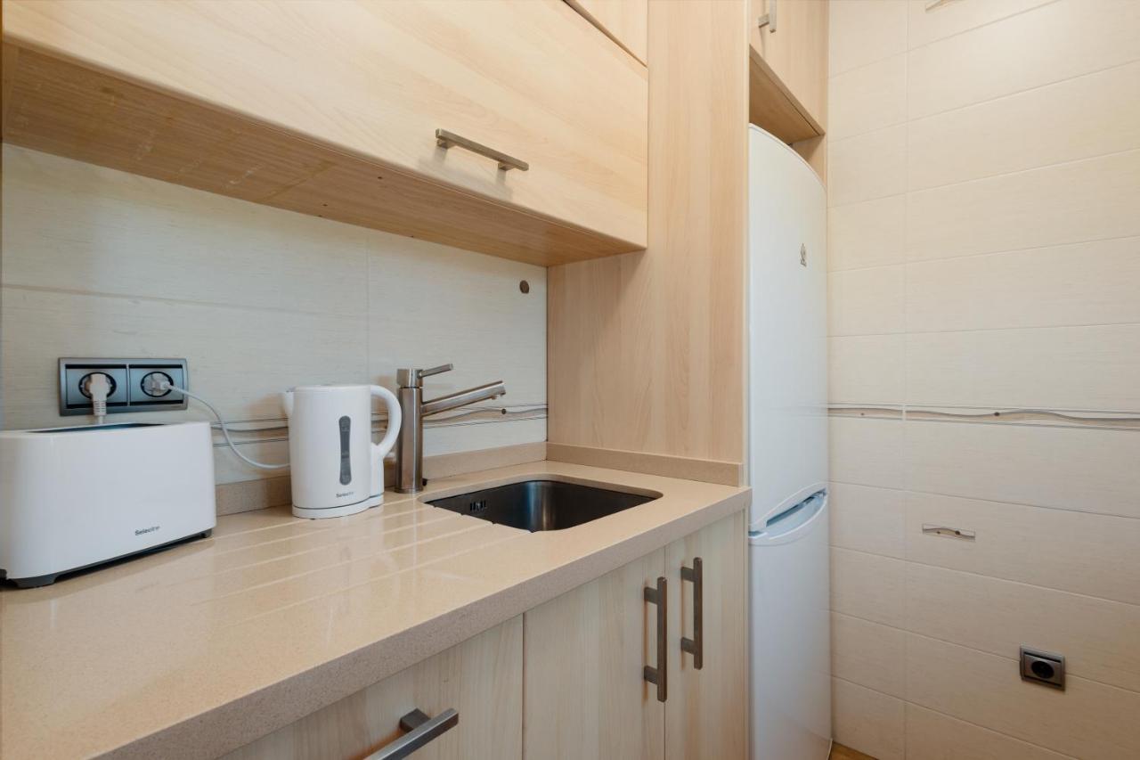 Apartment Vacation Home In The Best Location, With Terrace, Pool And Bbq, In Marbella Center
