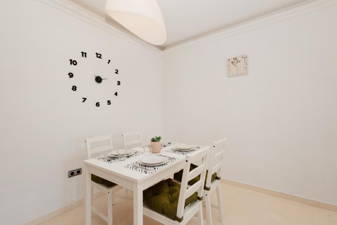 Apartment Vacation Home In The Best Location, With Terrace, Pool And Bbq, In Marbella Center Marbella