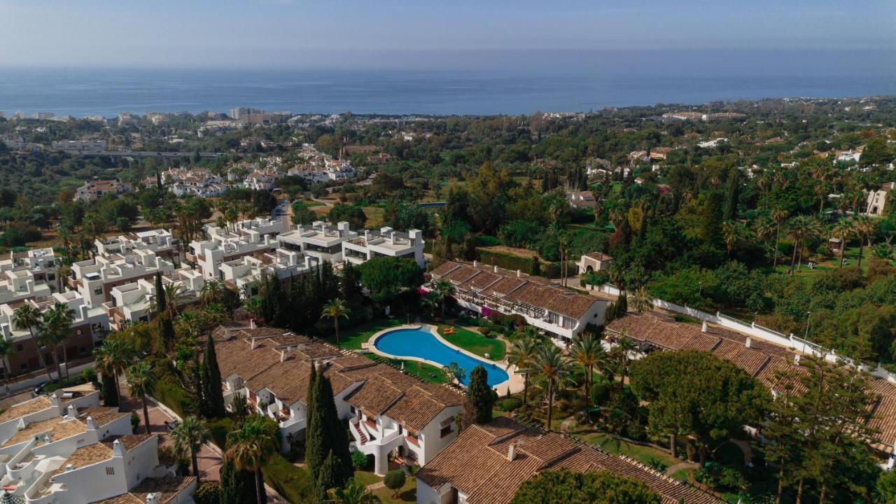 Apartment Vacation Home In The Best Location, With Terrace, Pool And Bbq, In Marbella Center