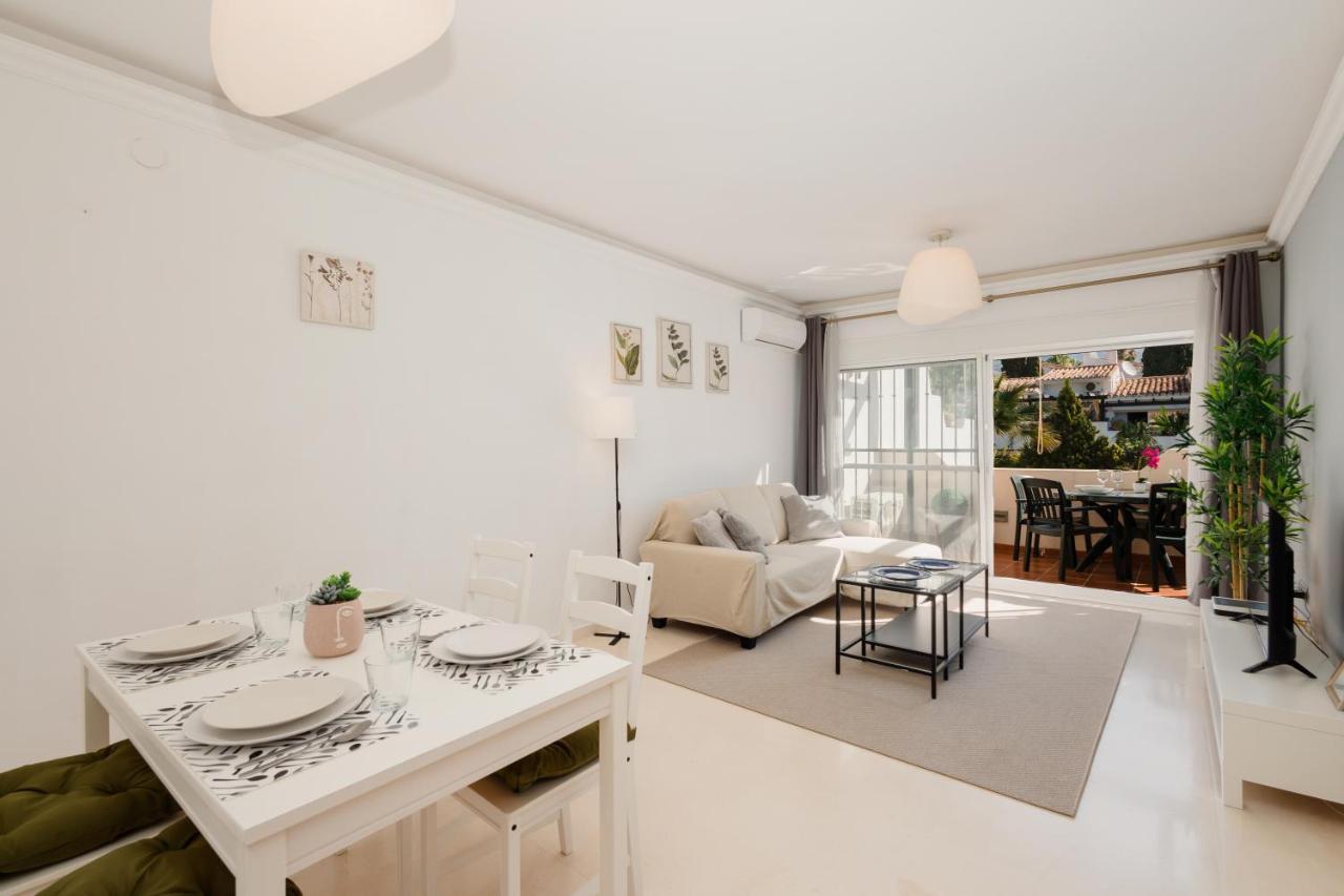 Apartment Vacation Home In The Best Location, With Terrace, Pool And Bbq, In Marbella Center *