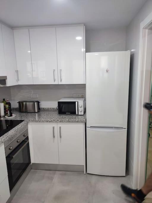 Sunny Guadalmina Apartment *