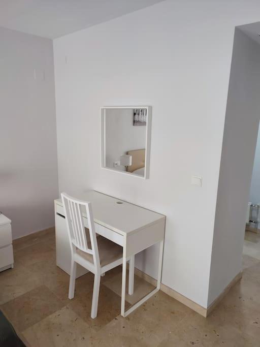 Sunny Guadalmina Apartment *