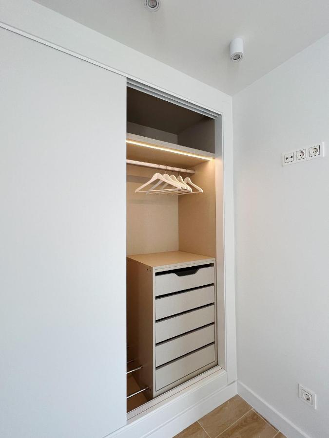Modern New Apartment, Sea View And Private Parking Apartment