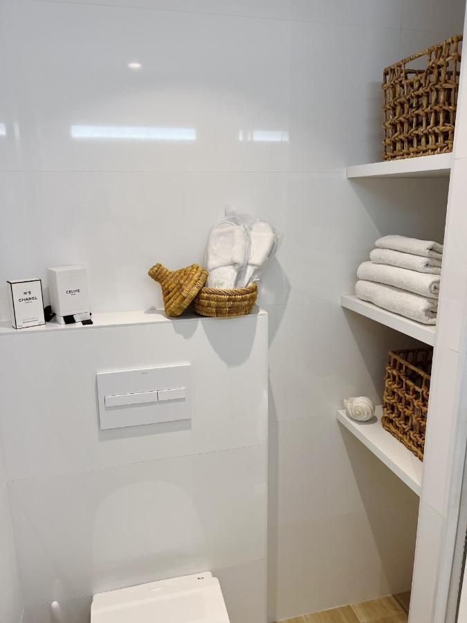 Modern New Apartment, Sea View And Private Parking *