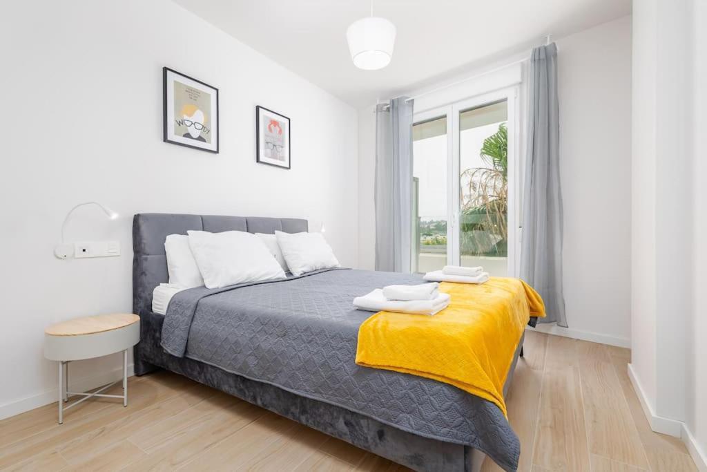 Apartment Modern 2 Bedroom Rooftop Pool + Gym Rdr328