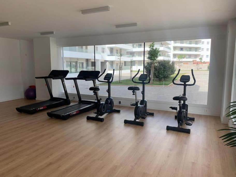 Apartment Modern 2 Bedroom Rooftop Pool + Gym Rdr328 *