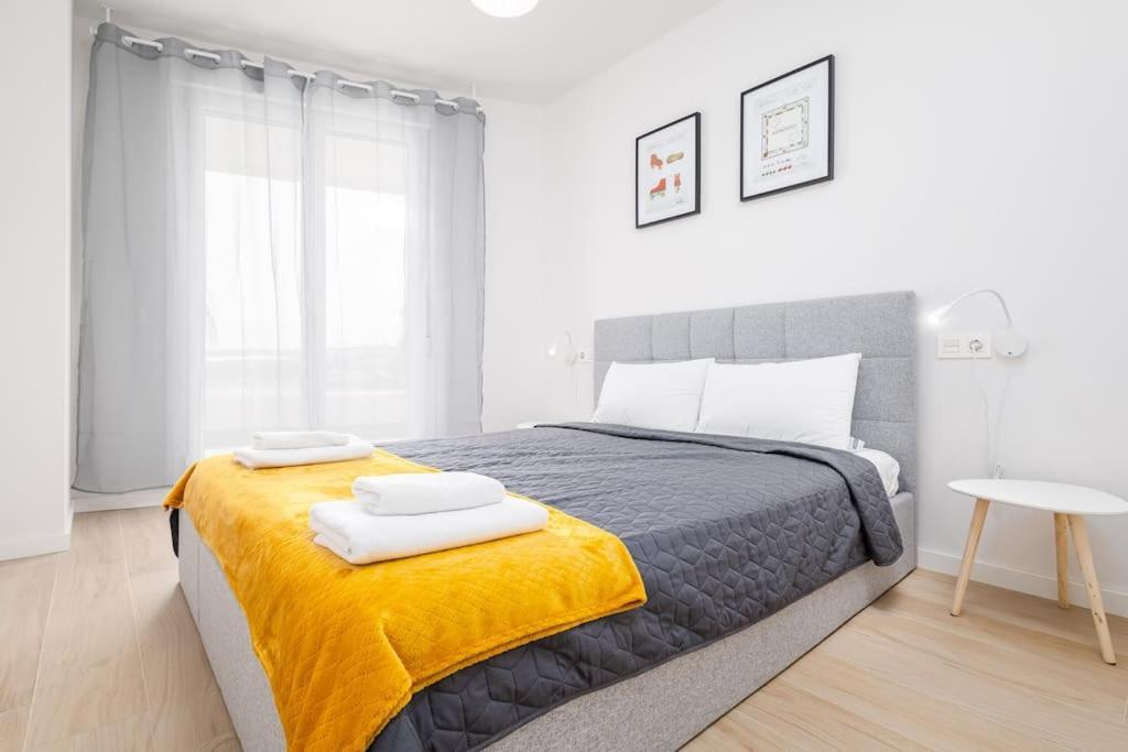 Modern 2 Bedroom Rooftop Pool + Gym Rdr328 * Marbella
