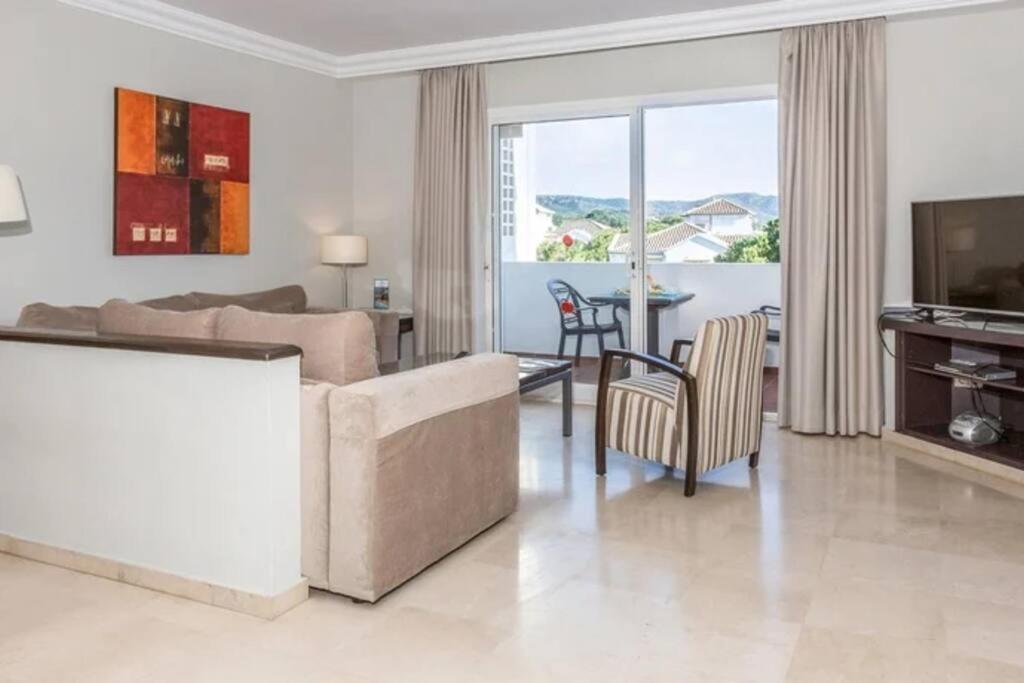 Lujo En Complejo Alanda Club Apartment Marbella