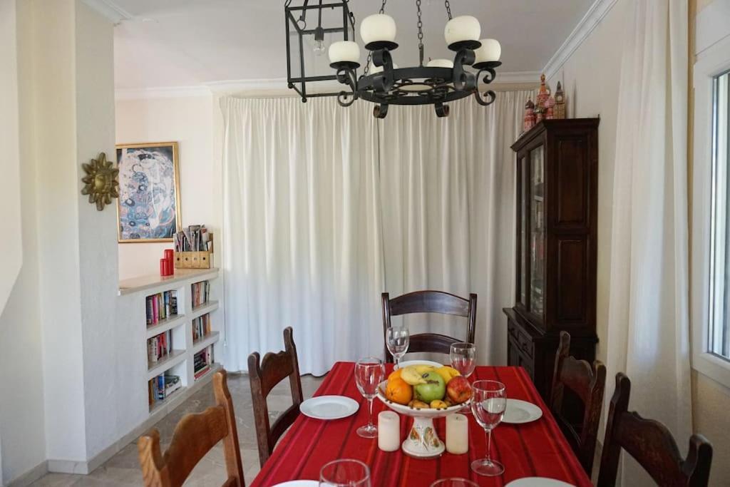 Private & Pool Nr Puerto Banus Villa