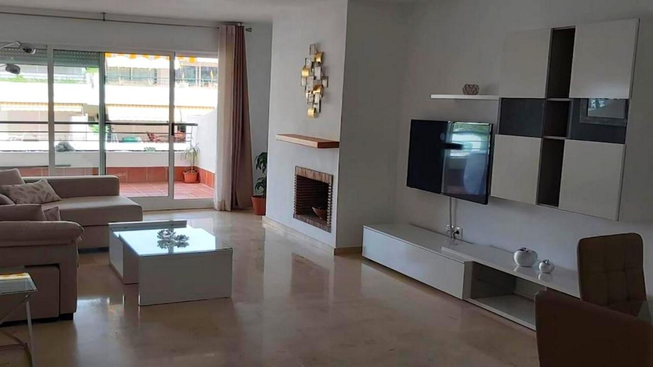 Apartment En Junto A Campos De Golf Marbella