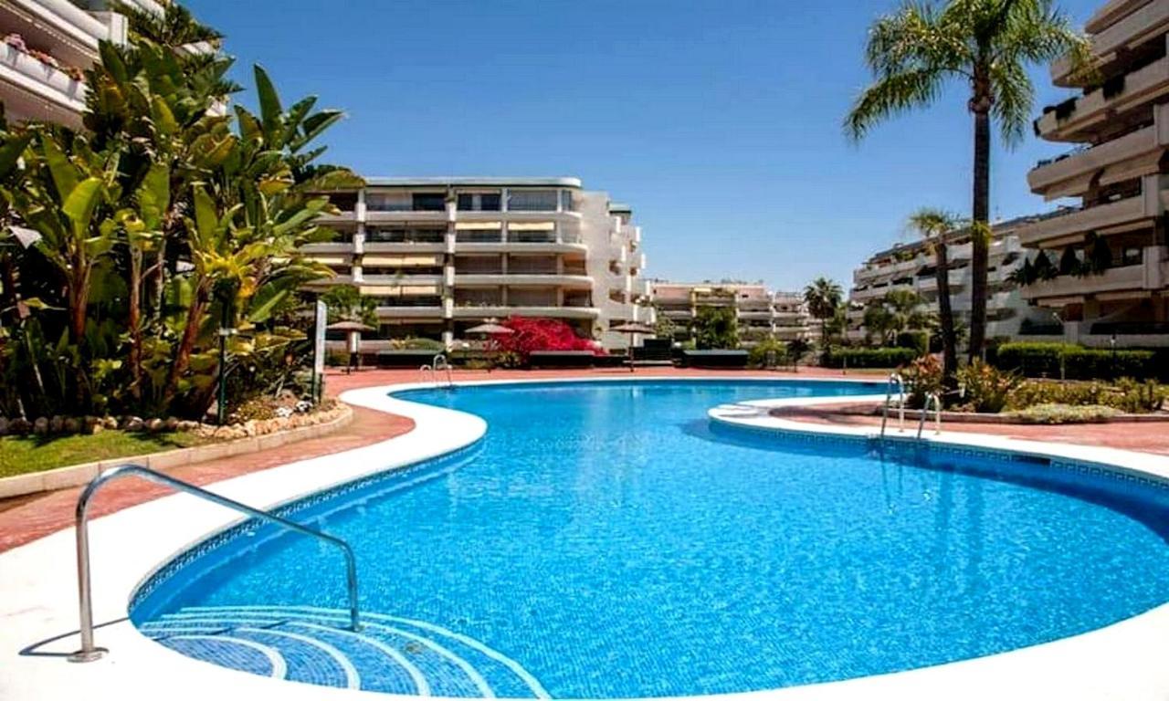 En Junto A Campos De Golf Apartment Marbella