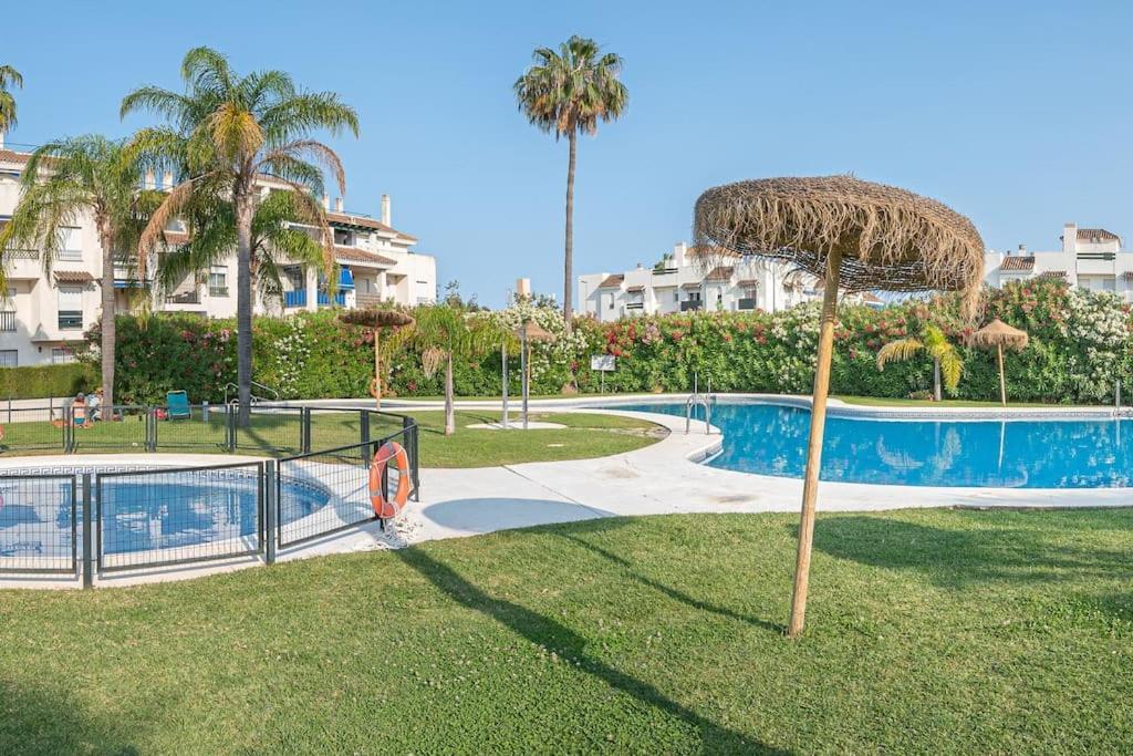 Flat -puerto Banus -6 A 8 Persons-pool-parking