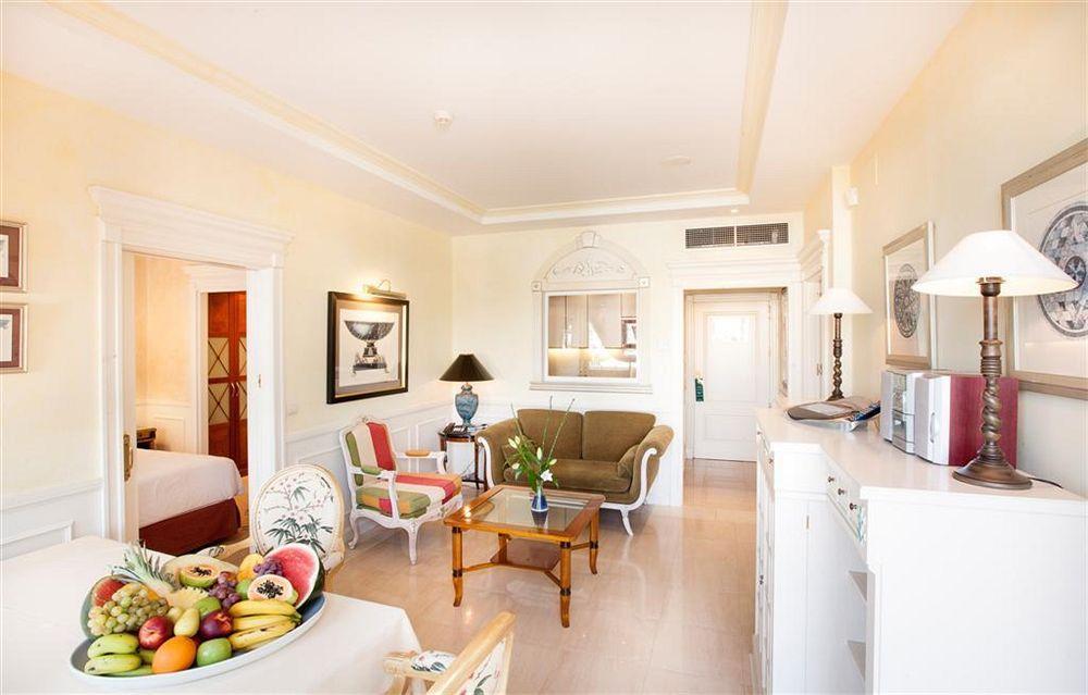 Apartment Guadalpin Boutique