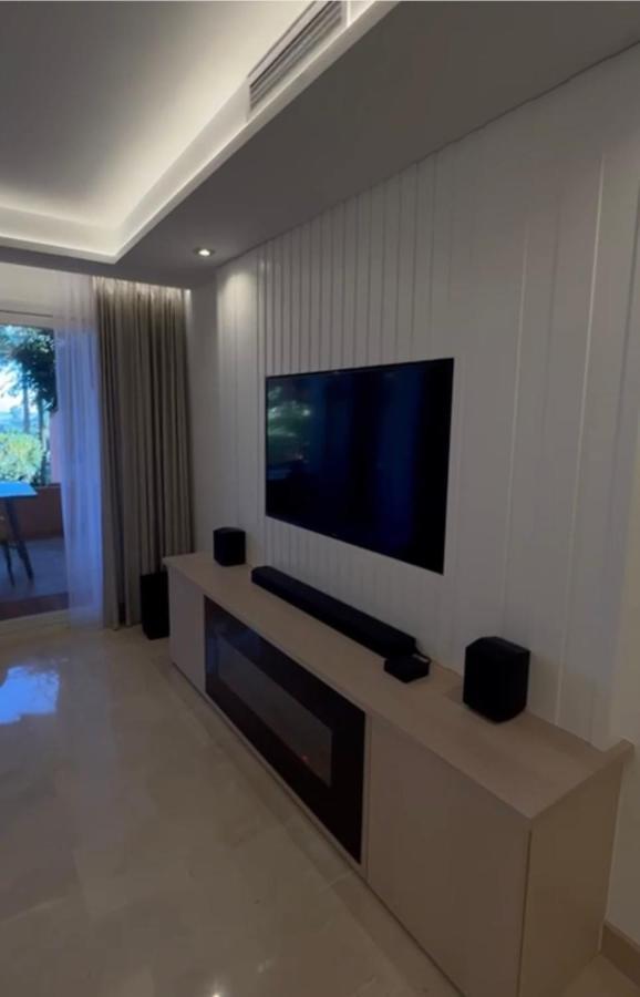 El Oasis De With Sea View Apartment Marbella