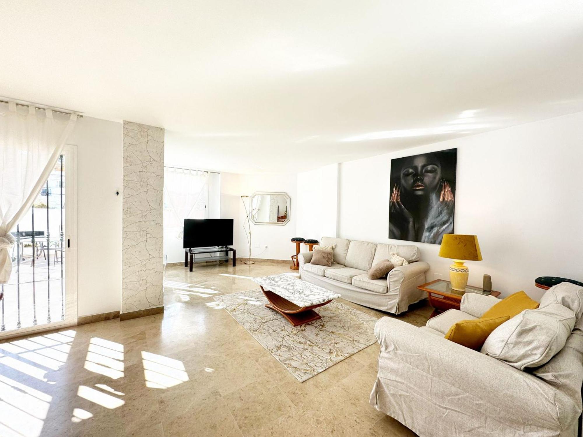 Marbella, Nueva Andalucia, 3 Floors, Pool * Marbella