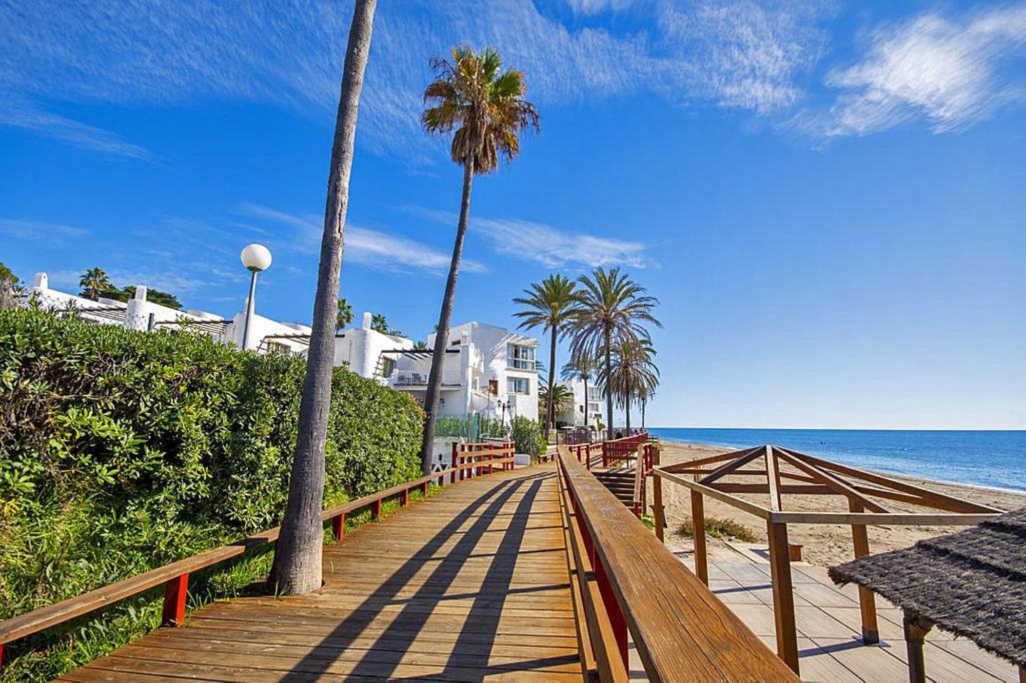 Villa Contemporary & Very Spacious Puerto Banus Marbella