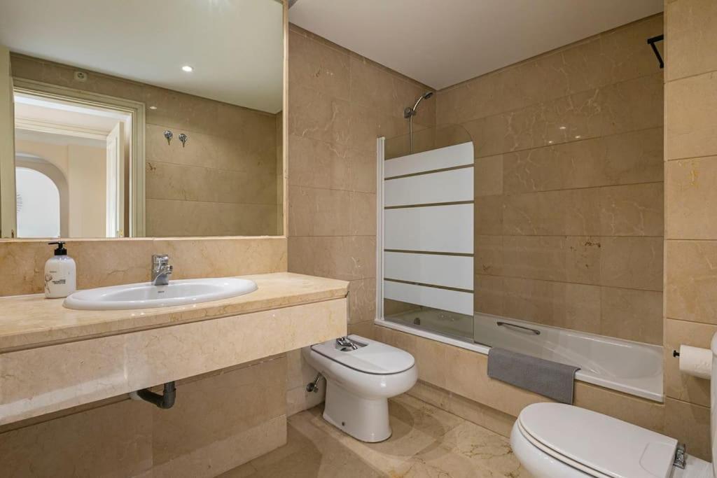 Luminous In Puerto Banus, Apartment Marbella
