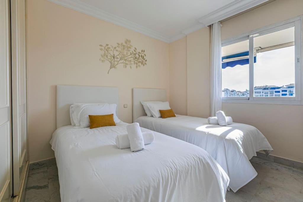 Luminous In Puerto Banus, Apartment *