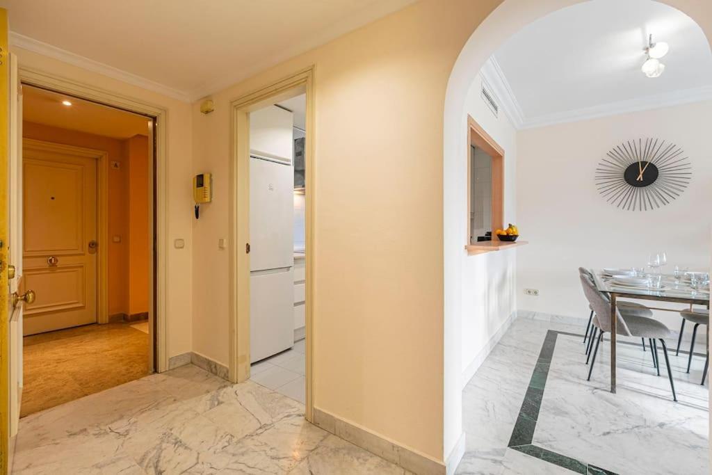Apartment Luminous In Puerto Banus, Marbella