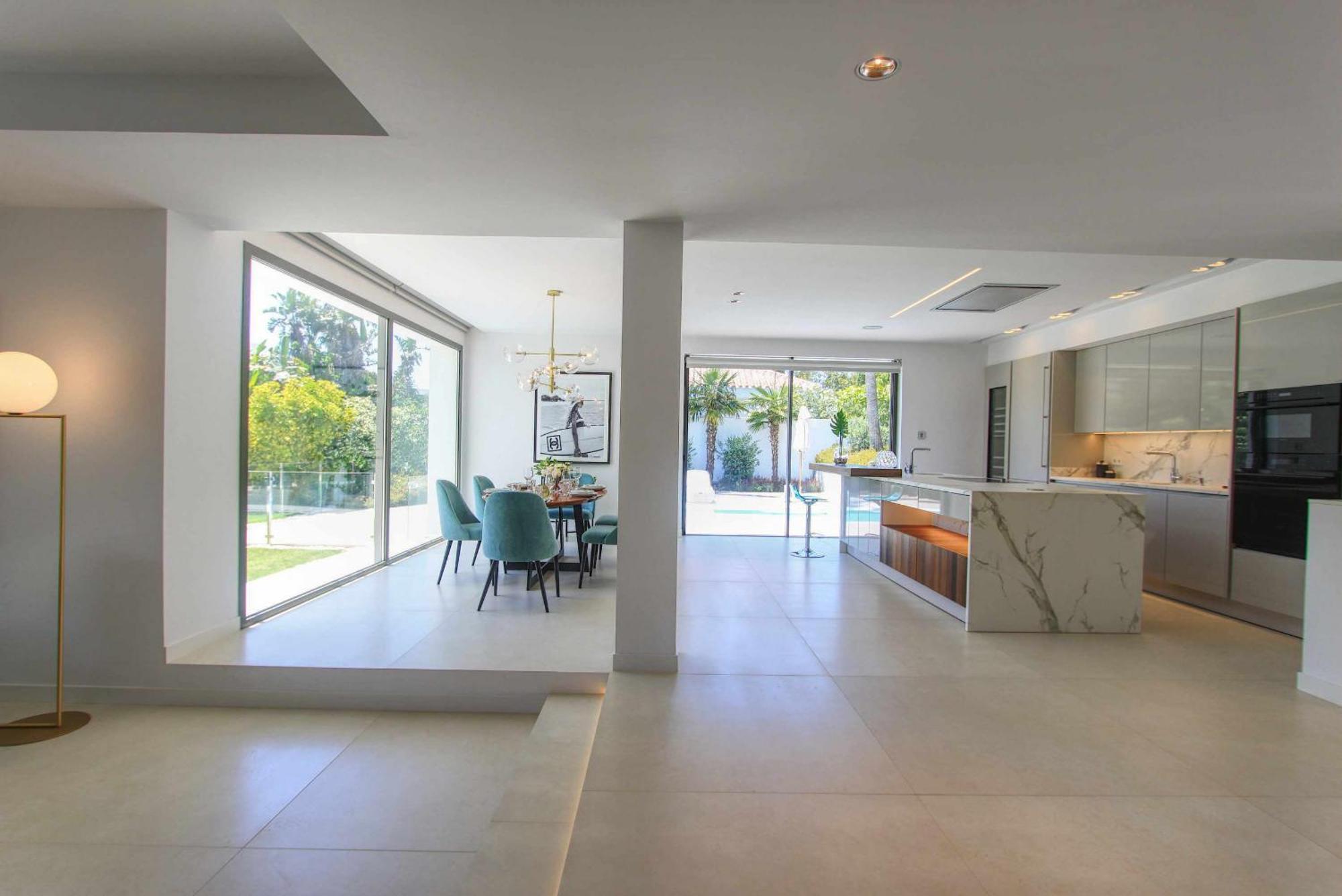 Contemporary & Very Spacious Puerto Banus Marbella