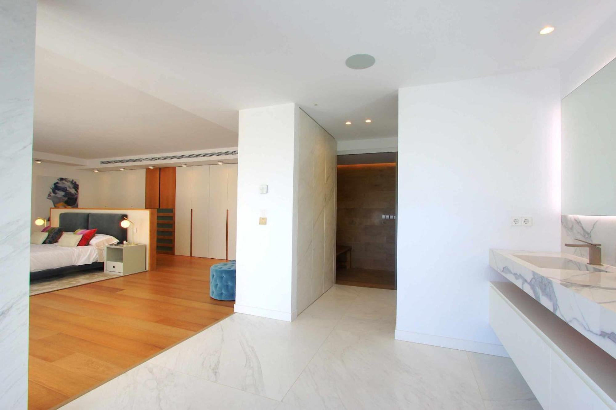Contemporary & Very Spacious Puerto Banus