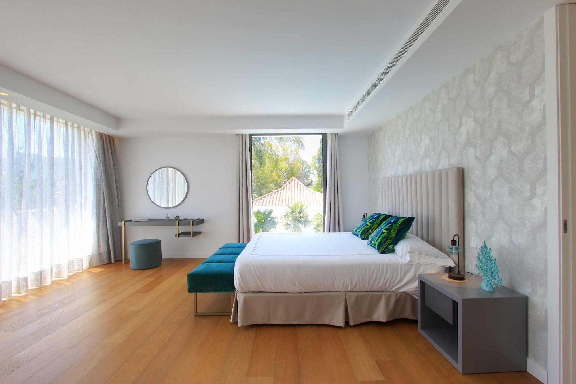 Villa Contemporary & Very Spacious Puerto Banus