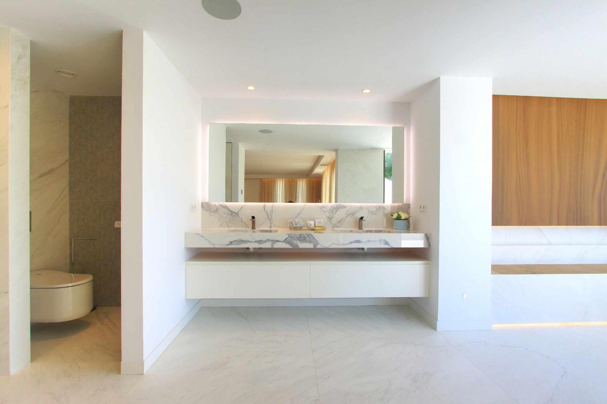 Contemporary & Very Spacious Puerto Banus Villa