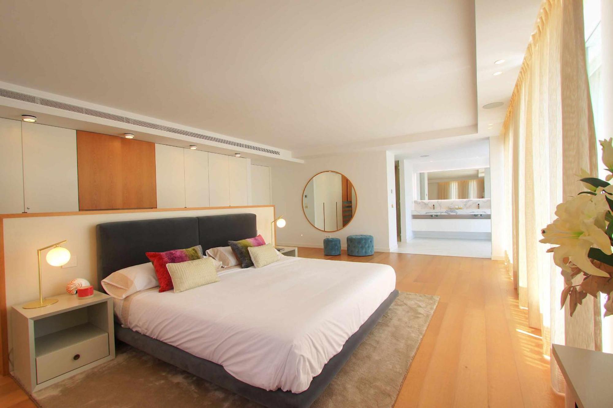 Villa Contemporary & Very Spacious Puerto Banus *
