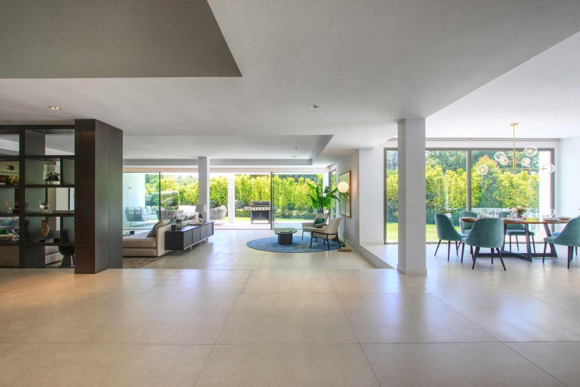 Contemporary & Very Spacious Puerto Banus *